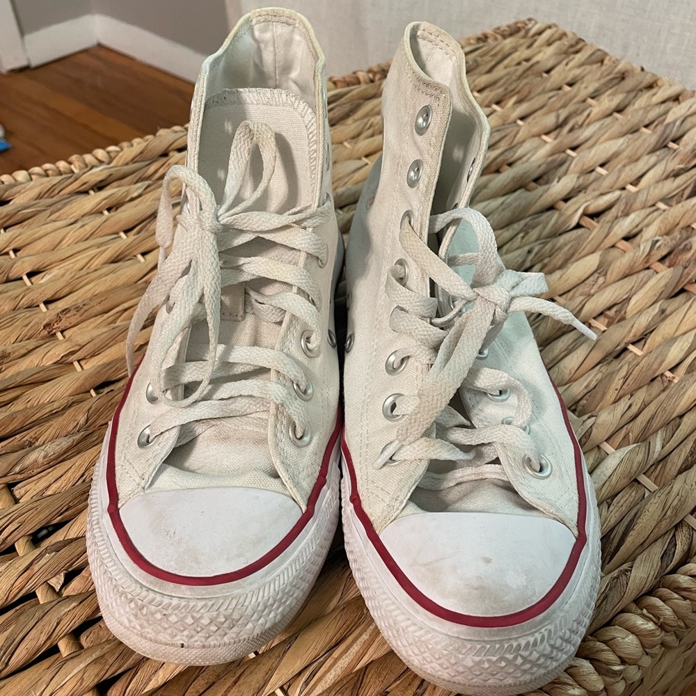 White Converse High Tops Women’s 8.5